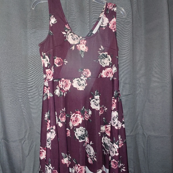 Dress - Picture 2 of 4